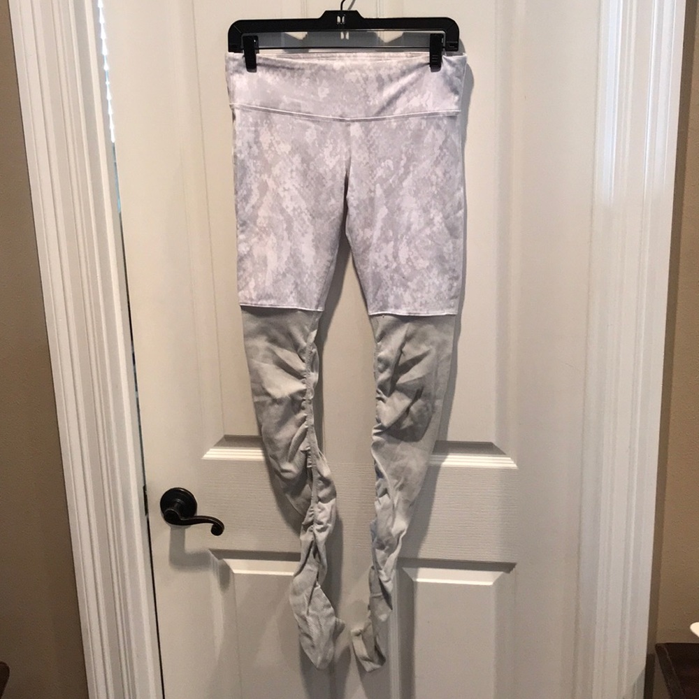 Alo Yoga Goddess leggings!